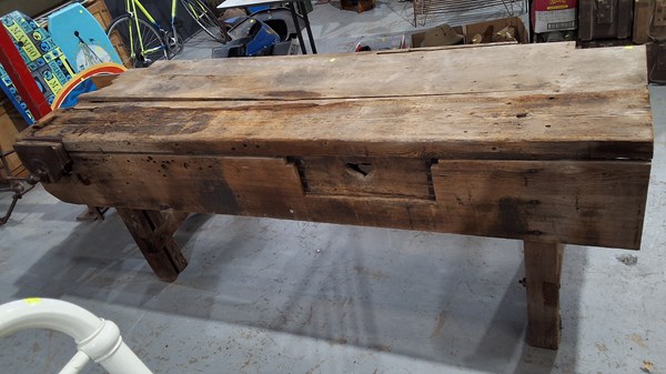 Lot 334 - WORK BENCH