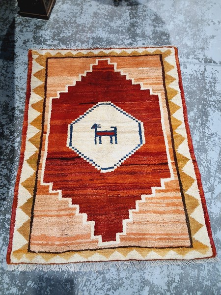 Lot 85 - RUG