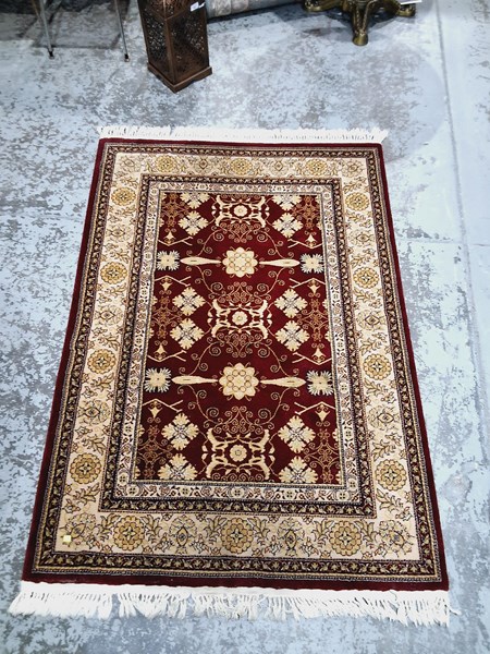 Lot 115 - RUG