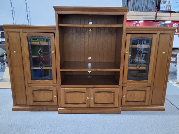 Lot 94 - Entertainment unit