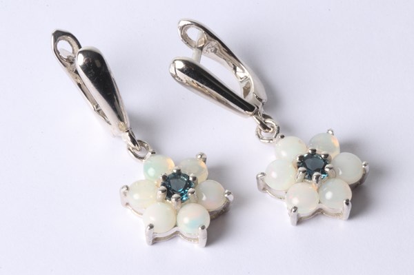 Lot 1015 - SILVER EARRINGS