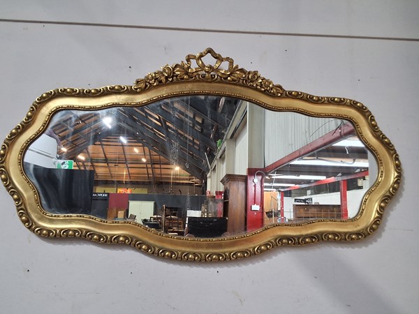 Lot 324 - WALL MIRROR