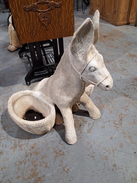 Lot 340 - DONKEY PLANTER