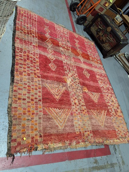 Lot 276 - RUG