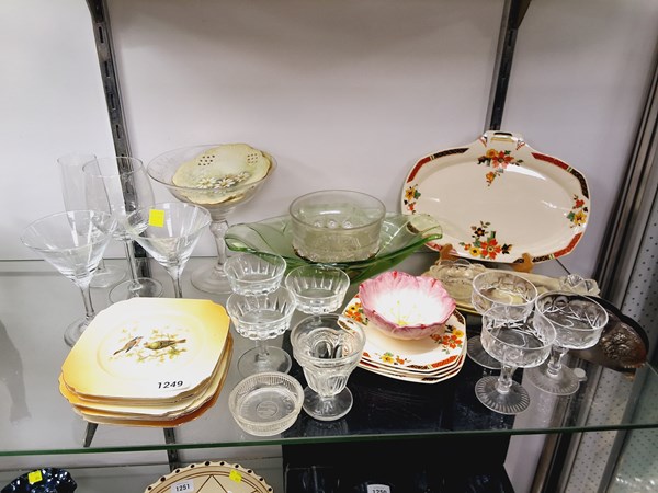 Lot 1293 - GLASS & CHINA