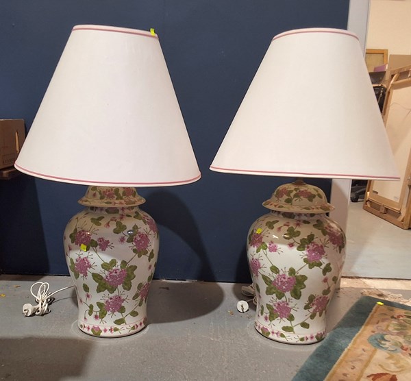 Lot 68 - TABLE LAMPS