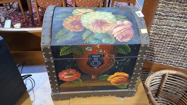 Lot 308 - TRUNK