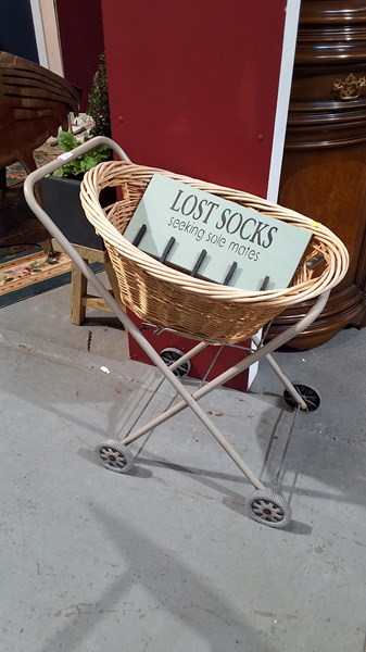 Lot 370 - WASH TROLLEY