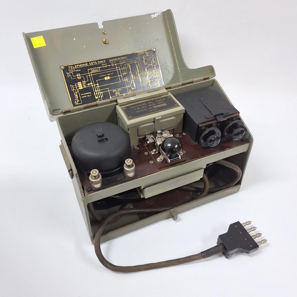 Lot 1236 - FIELD TELEPHONE SET