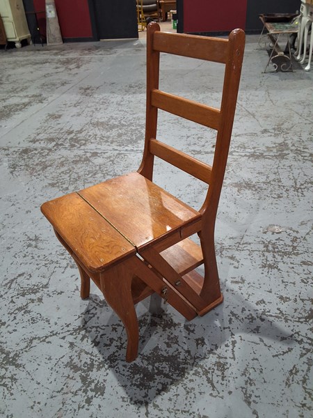 Lot 77 - STEP CHAIR