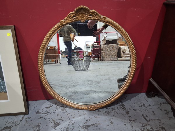 Lot 84 - WALL MIRROR