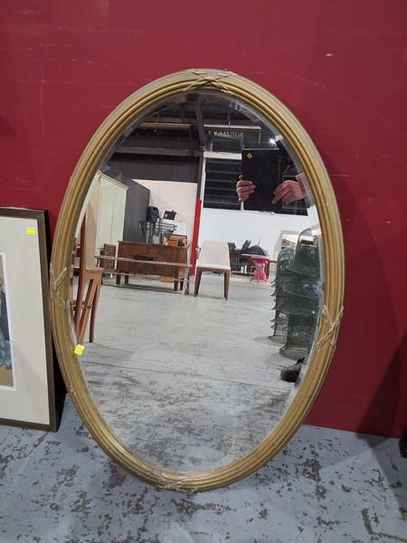 Lot 85 - WALL MIRROR