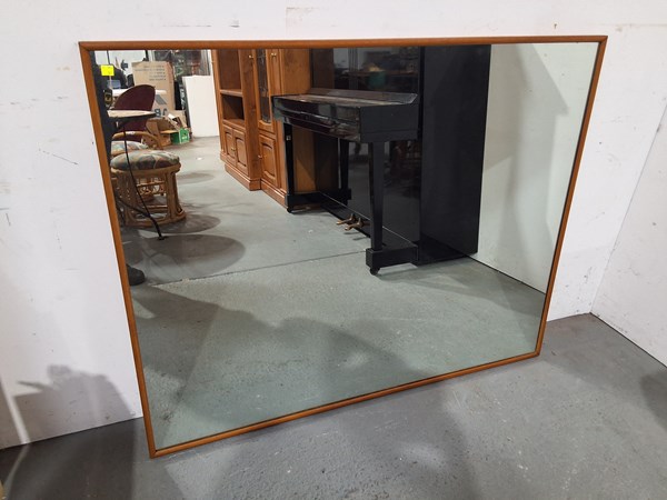 Lot 266 - WALL MIRROR