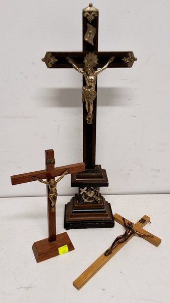 Lot 1297 - CRUCIFIXES