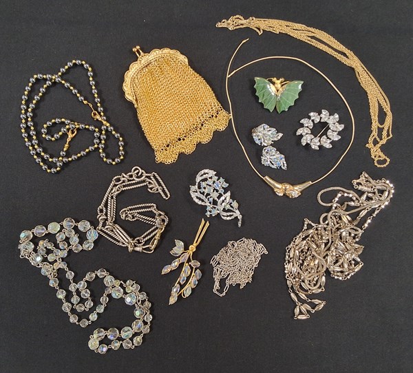 Lot 1085 - JEWELLERY