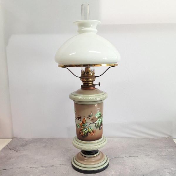 Lot 1321 - MILK GLASS LAMP