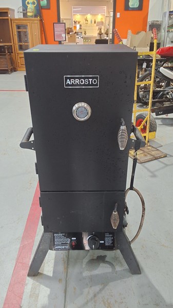 Lot 199 - GAS SMOKER