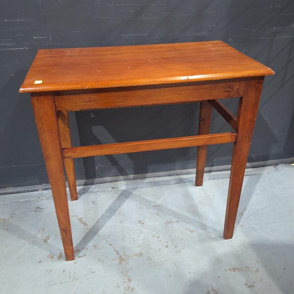 Lot 93 - SIDE TABLE