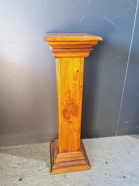 Lot 333 - Pedestal