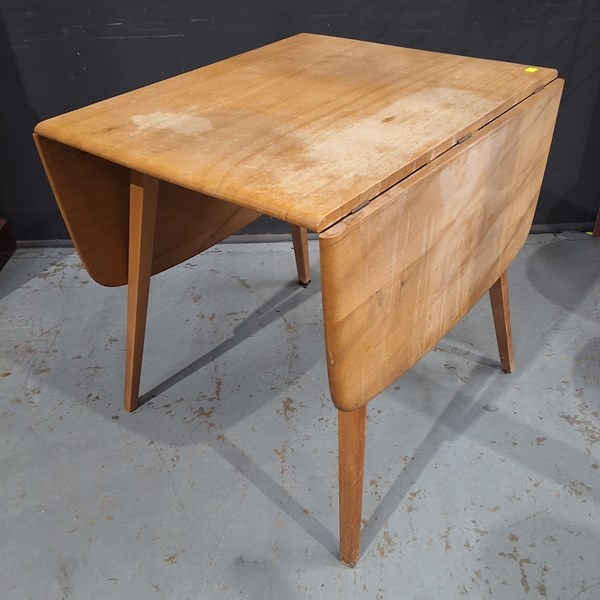 Lot 19 - KITCHEN TABLE