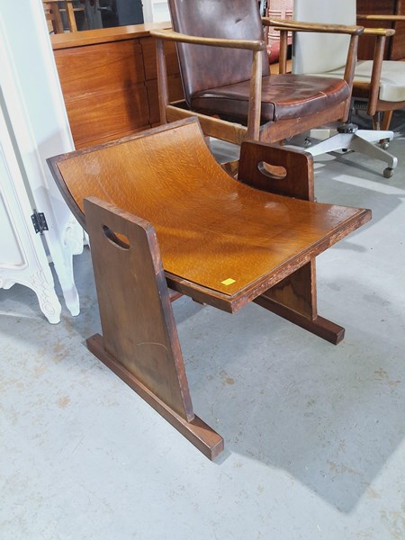 Lot 272 - TEA CHAIR