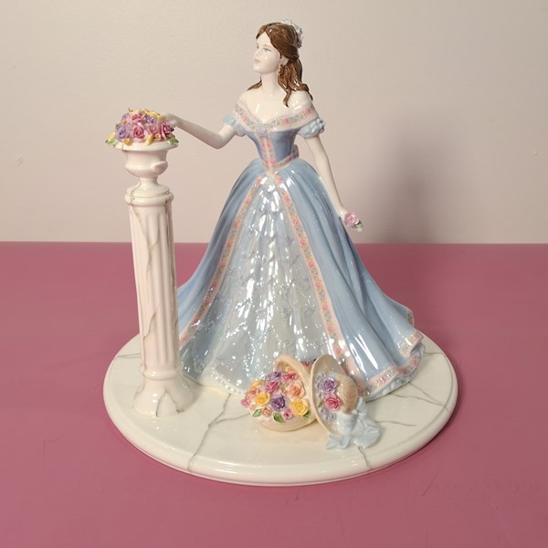 Lot 1422 - COALPORT FIGURE