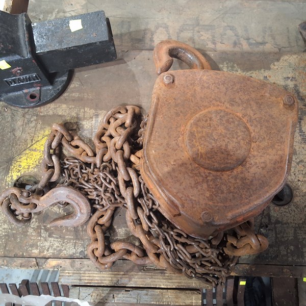 Lot 349 - CHAIN HOIST