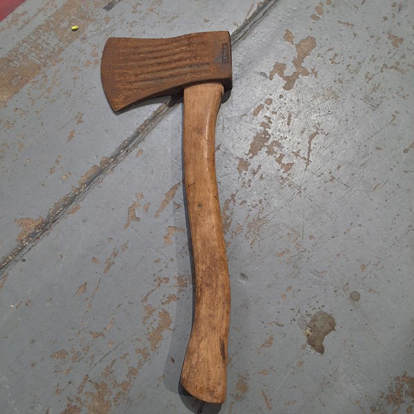 Lot 1248 - KEESTEEL HATCHET