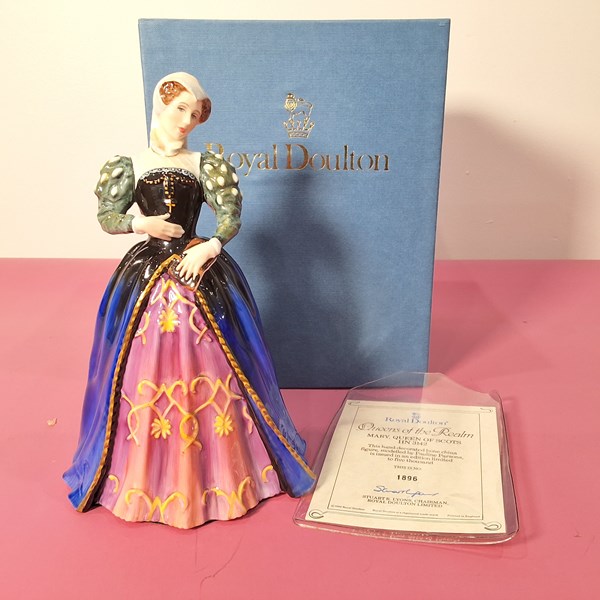 Lot 1434 - ROYAL DOULTON FIGURE