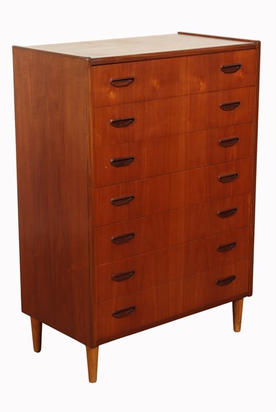 Lot 76 - TALLBOY CHEST OF DRAWERS