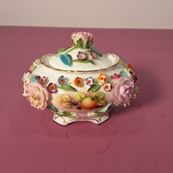 Lot 1206 - LIDDED POTPOURRI