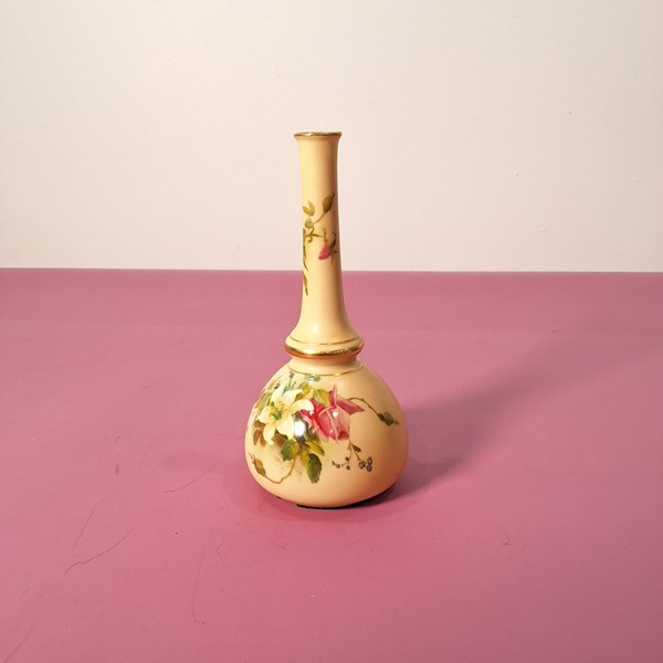 Lot 1078 - ROYAL WORCESTER VASE