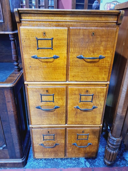 Lot 28 - FILING CABINET