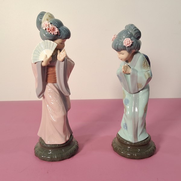 Lot 1303 - LLADRO FIGURES (2)