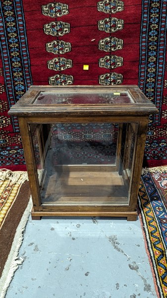 Lot 50 - SCALES CABINET