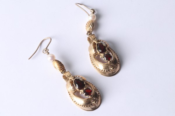 Lot 1022 - GOLD EARRINGS