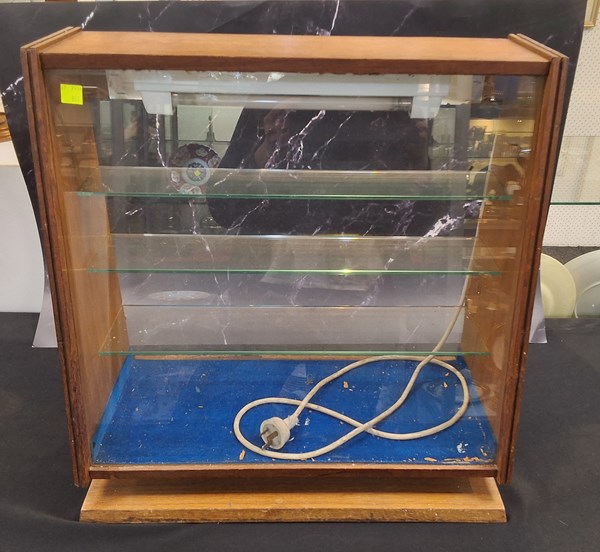 Lot 1186 - COUNTERTOP CABINET