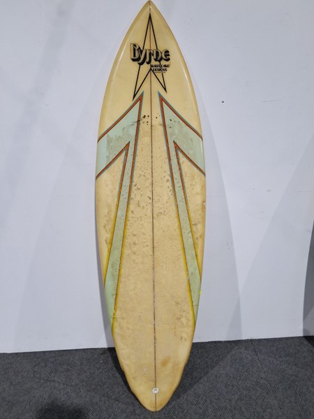 Lot 241 - SURFBOARD