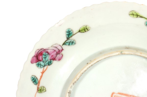 Lot 32 - PAIR OF FAMILLE ROSE PLATES