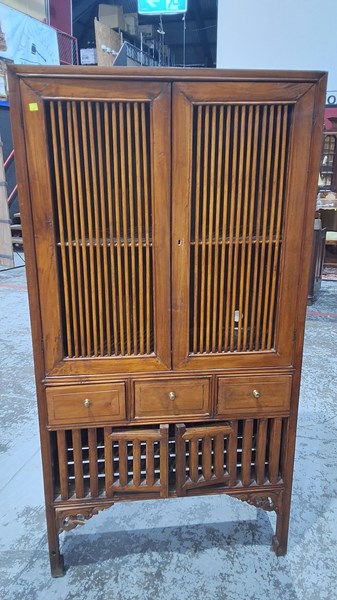 Lot 135 - LINEN PRESS