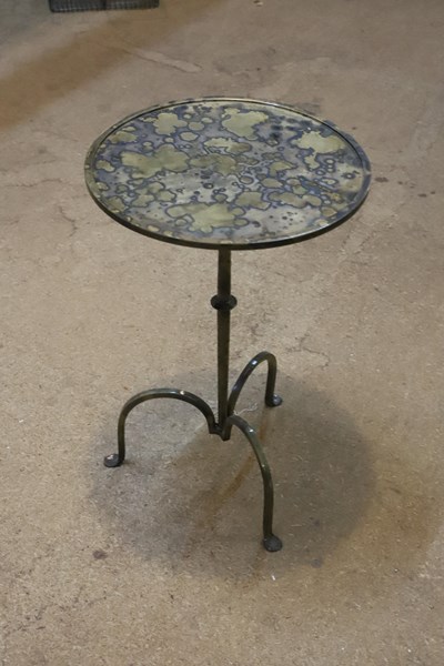 Lot 125 - SIDE TABLE