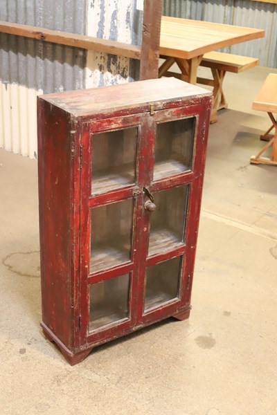 Lot 132 - CABINET