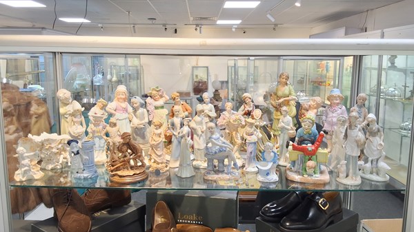 Lot 1373 - PORCELAIN FIGURES