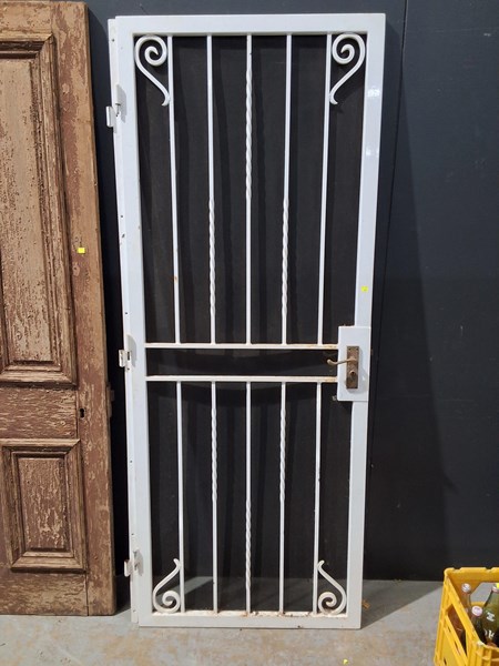 Lot 336 - SCREEN DOOR