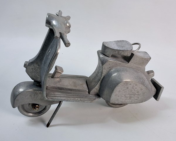 Lot 1226 - MODEL SCOOTER