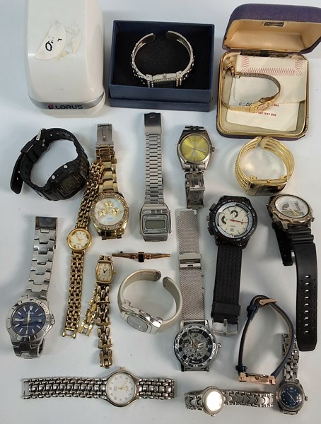 Lot 1093 - WATCHES