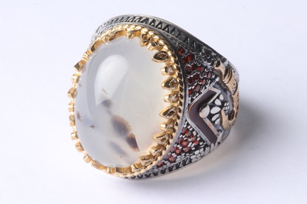 Lot 1063 - SILVER RING