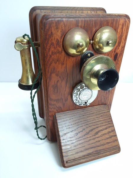 Lot 1272 - WALL PHONE