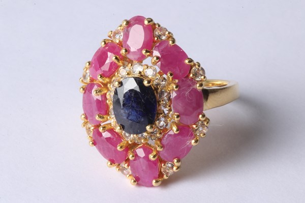 Lot 1044 - SILVER GEMSTONE RING