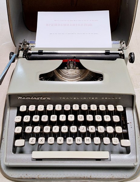 Lot 1309 - TYPEWRITER